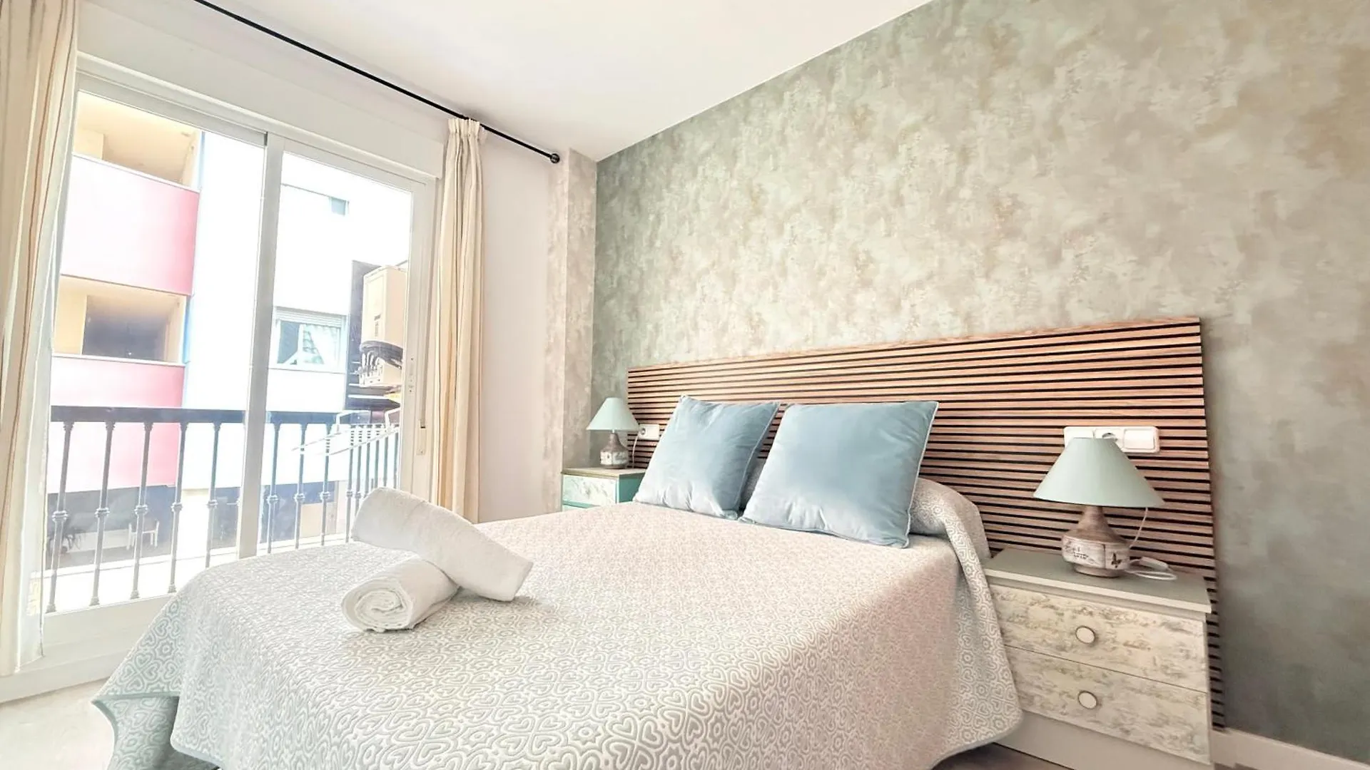 푸엔히롤라 Seabreeze Retreat 아파트